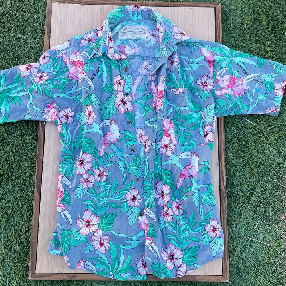 ⛄️🎄Vintage MAXX FM Hawaiian Button Up (pre-owned)